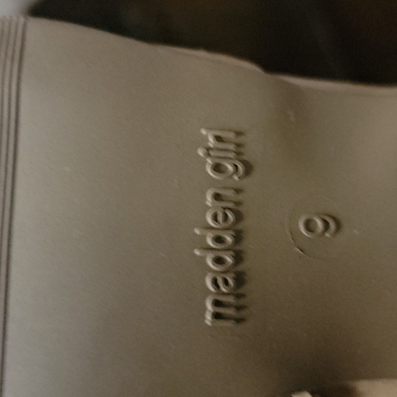 MANDEN Girl Booties size 9 color tan - Picture 9 of 11